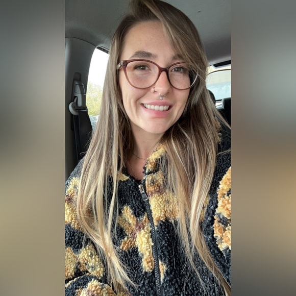 Meet your Posher, Kyra - Picture 1 of 1